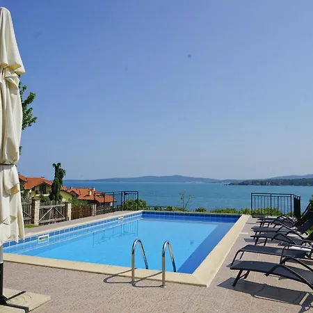 Villa Six Bedroom Luxury With Private Pool In Quiet Residential Area Near Beaches *