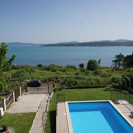 Six Bedroom Luxury With Private Pool In Quiet Residential Area Near Beaches فيلة *