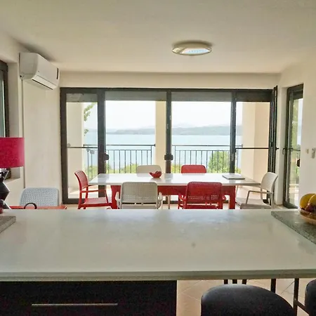 Six Bedroom Luxury With Private Pool In Quiet Residential Area Near Beaches Villa