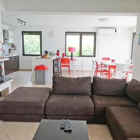 Six Bedroom Luxury With Private Pool In Quiet Residential Area Near Beaches سوزوبول