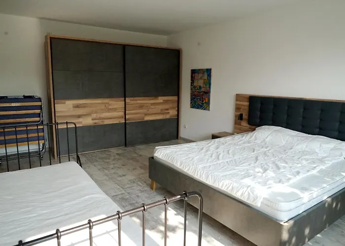 Βίλα Six Bedroom Luxury With Private Pool In Quiet Residential Area Near Beaches