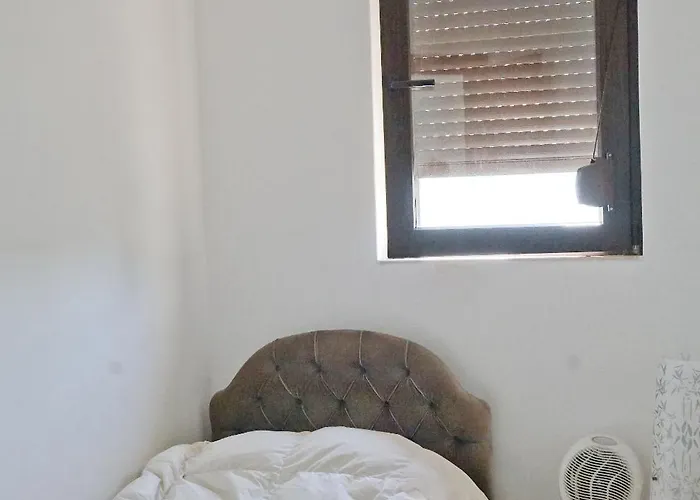 Six Bedroom Luxury With Private Pool In Quiet Residential Area Near Beaches