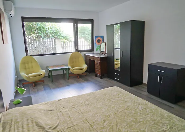 Six Bedroom Luxury With Private Pool In Quiet Residential Area Near Beaches Βίλα *