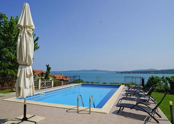 Βίλα Six Bedroom Luxury With Private Pool In Quiet Residential Area Near Beaches *