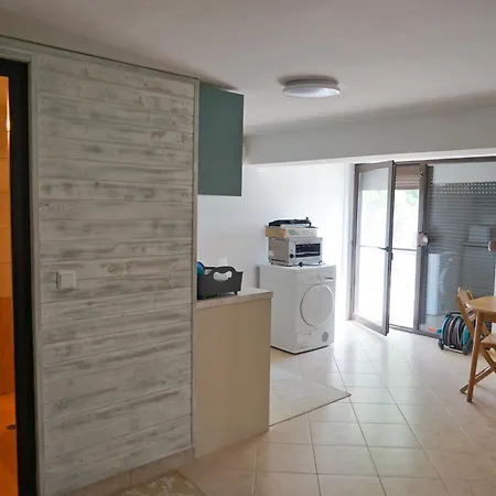 Six Bedroom Luxury With Private Pool In Quiet Residential Area Near Beaches