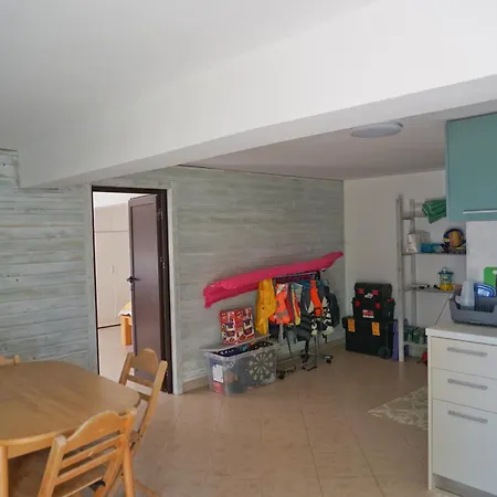 Six Bedroom Luxury With Private Pool In Quiet Residential Area Near Beaches