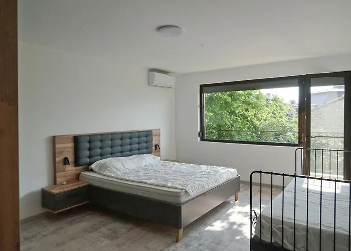 Six Bedroom Luxury With Private Pool In Quiet Residential Area Near Beaches Villa *