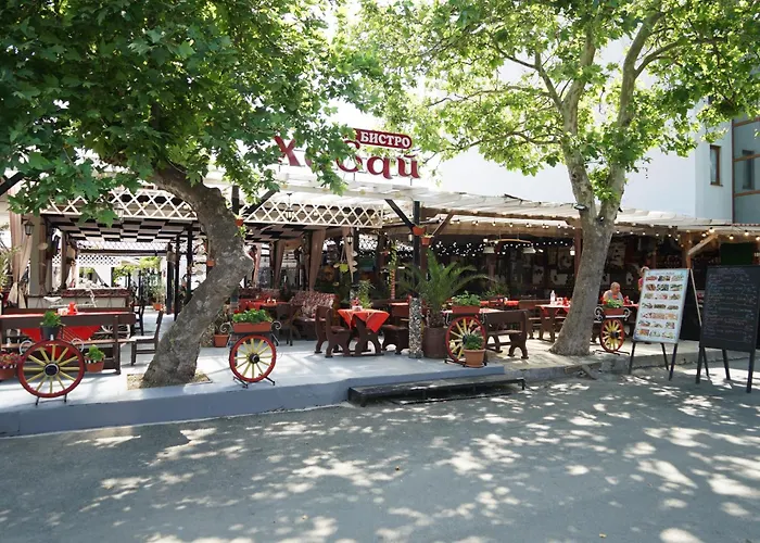 Six Bedroom Luxury With Private Pool In Quiet Residential Area Near Beaches